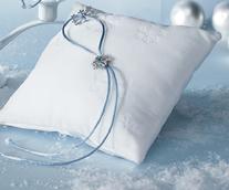 1653 Winter Wonder Ring Pillow $44.98