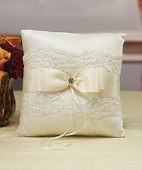 5003 French Lace Ring Pillow