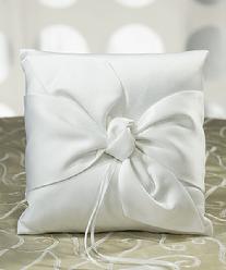 5011-08 The Knot Ring Pillow in White