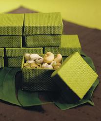 8546 Organic Green Woven Favour Boxes