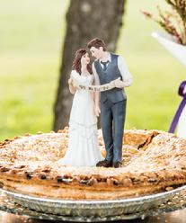 9357 Indie Couple Cake Topper