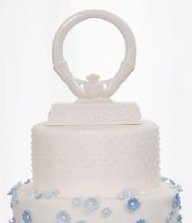 6086 Traditional Celtic Claddagh Cake Topper