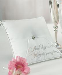 7166 Fairytale Dreams Ring Pillow