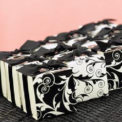 41703 Reversible Flourish Wrap Favour Box $22.99/pkg 25