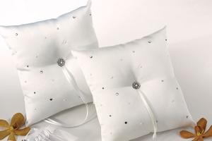 Scattered Pearls and Rhinestones Ring Pillows 6144 White or 6139 Ivory $34.98