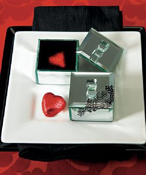 9049 Mini Beveled Mirror Favour Box with Lid