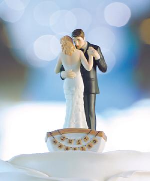 9352 Row Away Couple Cake Topper